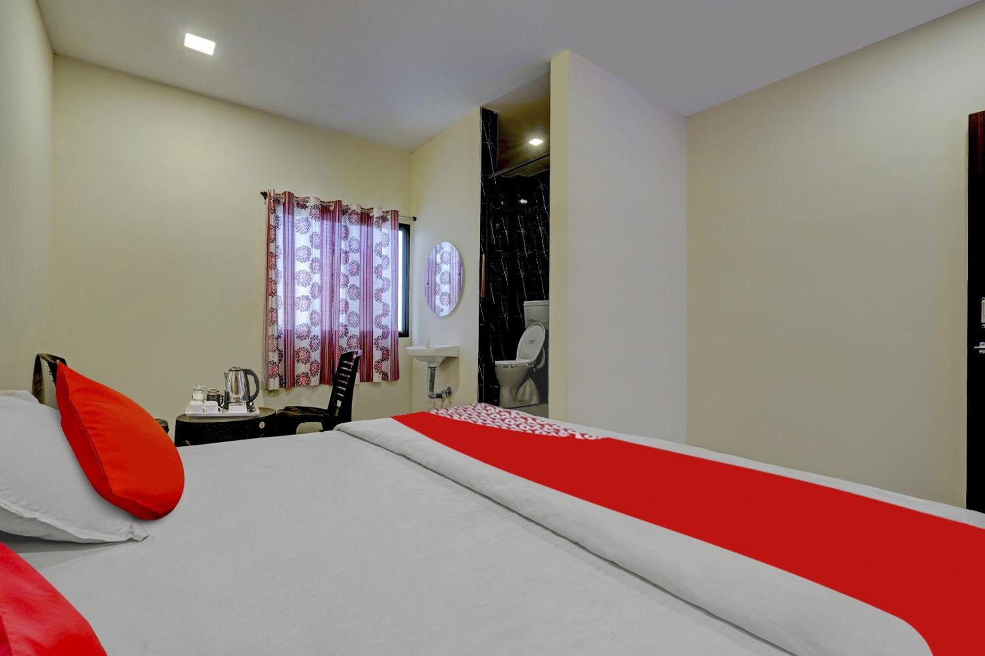 Oyo Flagship The Chirag Resort Bhandāra Esterno foto